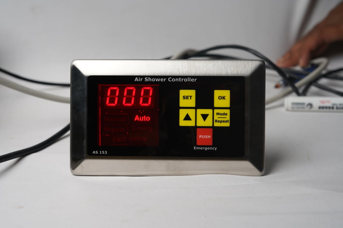 Air Shower Digital Parameter Monitor (DPM)