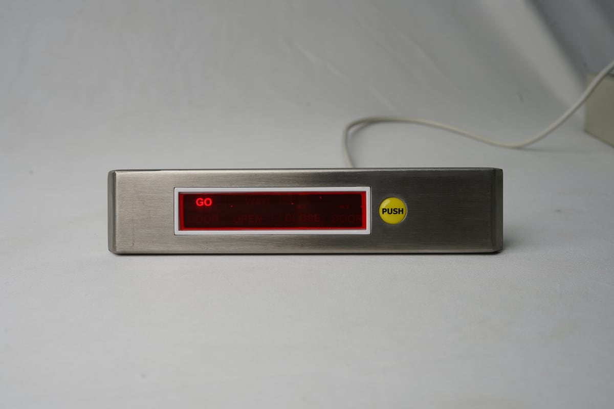 Digital Differential Pressure Indicator (DPI) Front Panel