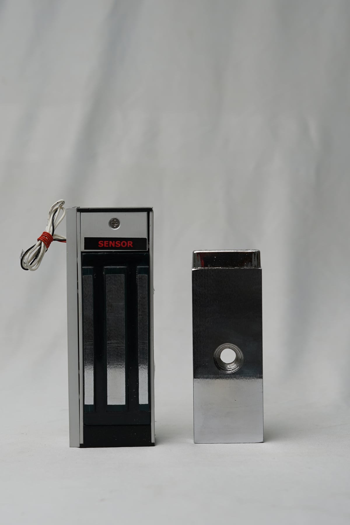 300 lbs Electromagnetic Door Lock (Center Hole)